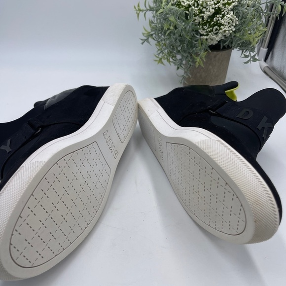 From DKNY, the Cosmos Logo‎ 3” Hidden Wedge Sneaker Slip On street style Sz 9.5M - Picture 8 of 15